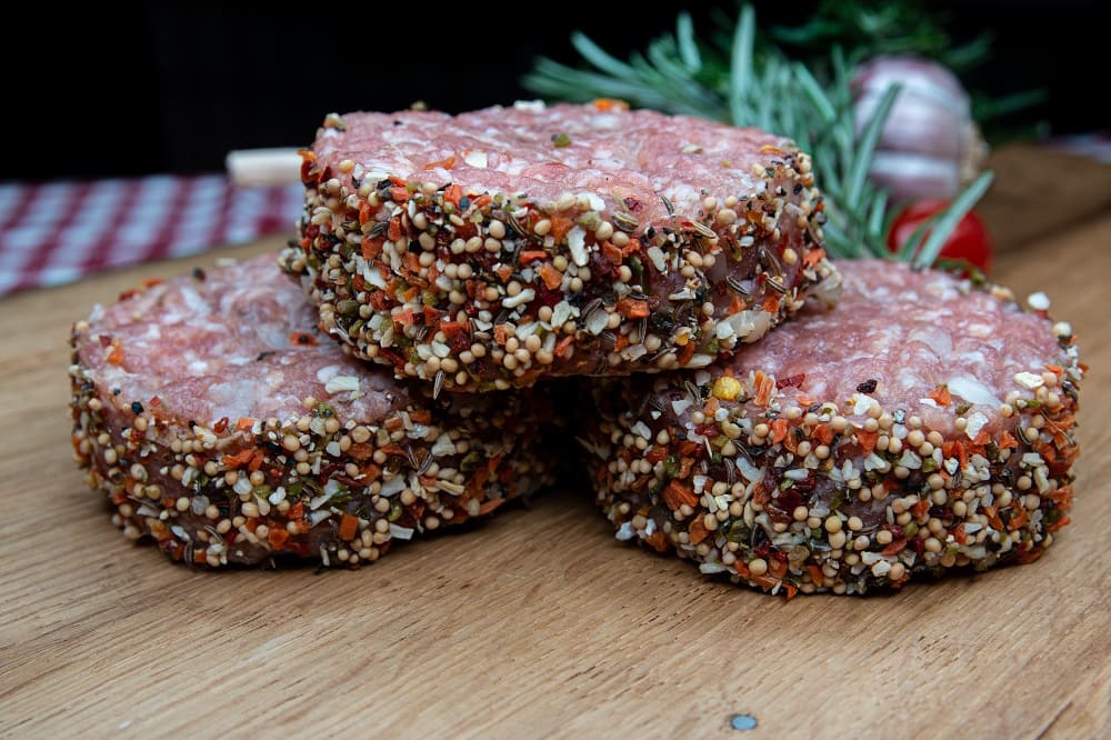 Hacksteak mit Kr&auml;uter