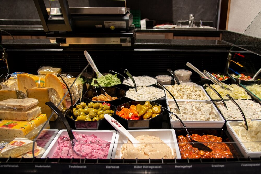 Salatauswahl, Antipasti & K&auml;se